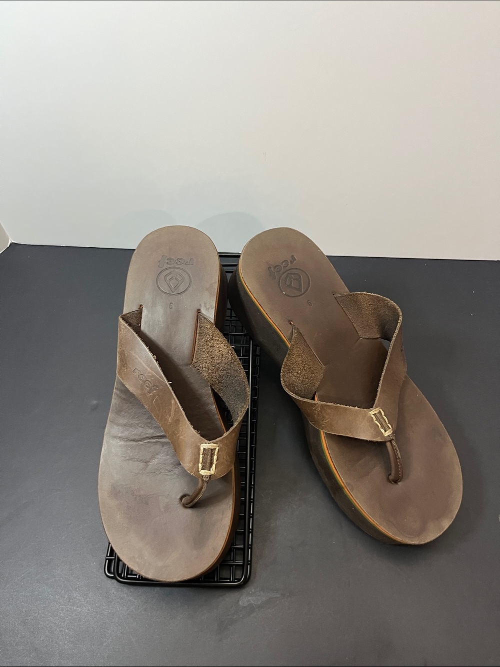 Reef Women’s High Rise Brown Leather Thong Sandals - Size 9